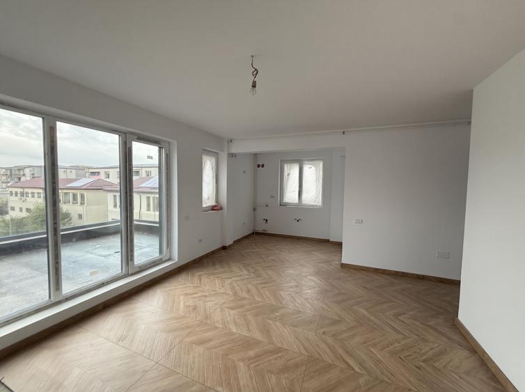 Apartament cu 3 camere decomandat în Theodor Pallady