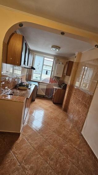 Apartament cu 2 camere decomandat, mobilat în Central