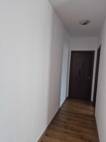 Apartament cu 2 camere semidecomandat în Berceni