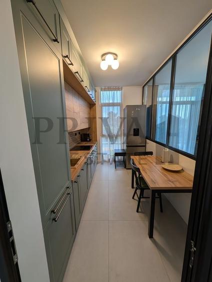 Apartament cu 2 camere decomandat, mobilat în Ultracentral