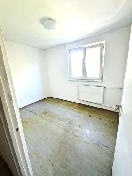Apartament cu 2 camere semidecomandat în Militari