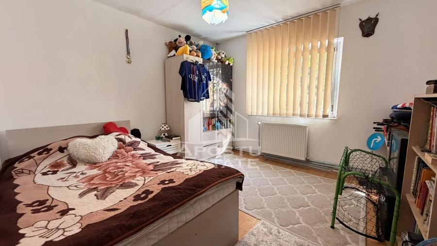Apartament cu 3 camere decomandat în Baba-Dochia