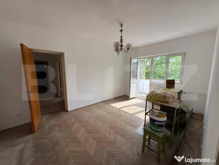 Apartament cu 3 camere semidecomandat în Nord