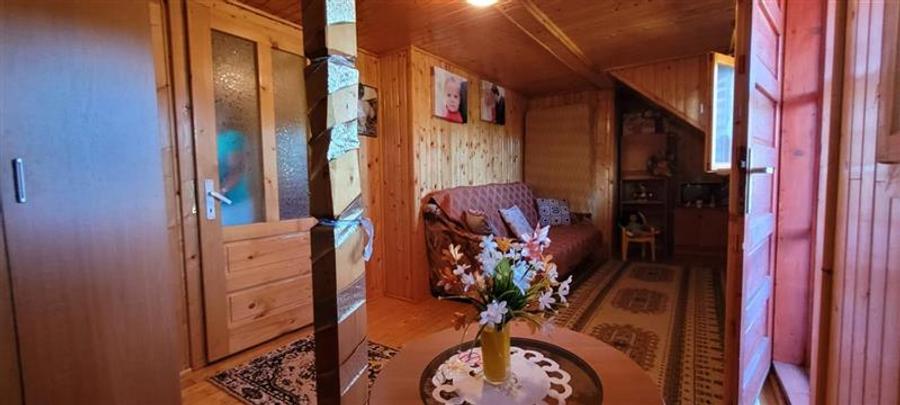 Casă individuală cu 4 camere cu Teren 2156 Mp în Exterior Sud