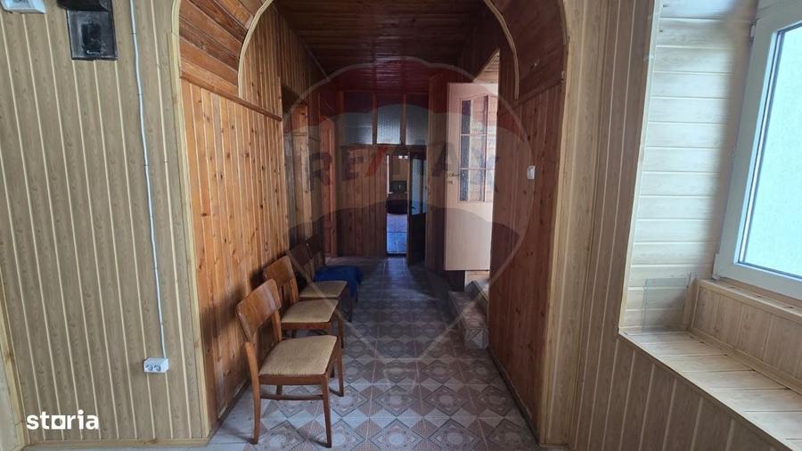 Casă cu 4 camere în Central