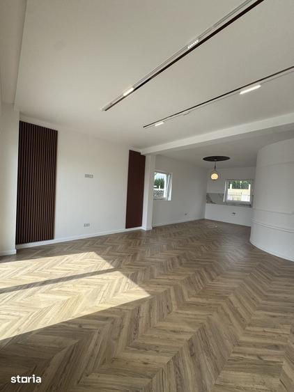 Casă cu 5 camere cu Teren 432 Mp în Central