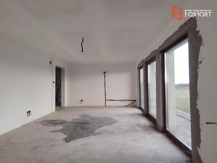 Casă individuală cu 5 camere cu Teren 747 Mp în Sânandrei
