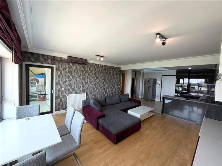 Apartament cu 2 camere semidecomandat în Tei