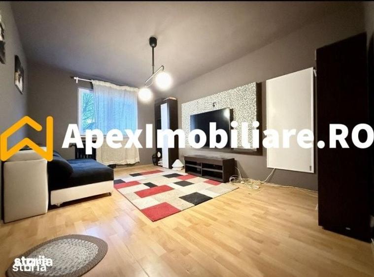 Apartament cu 4 camere decomandat, mobilat în Tei