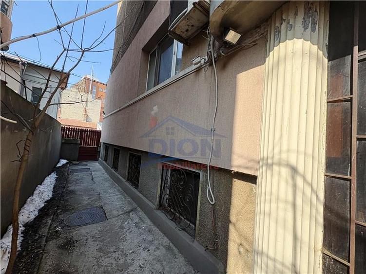 Apartament cu 3 camere semidecomandat, mobilat în Unirii