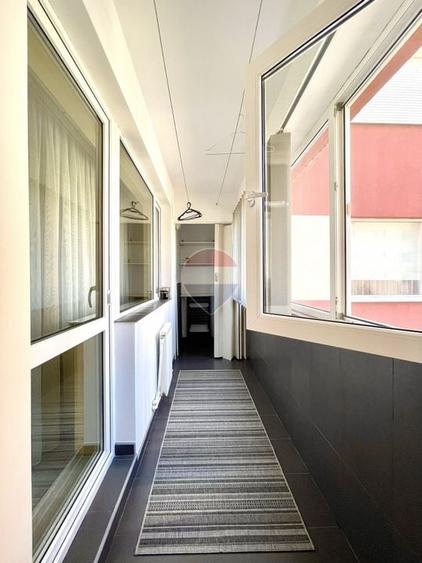 Apartament cu 2 camere decomandat, mobilat în Central