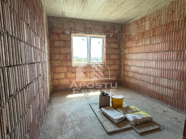 Duplex cu 3 camere cu Canalizare în Urseni