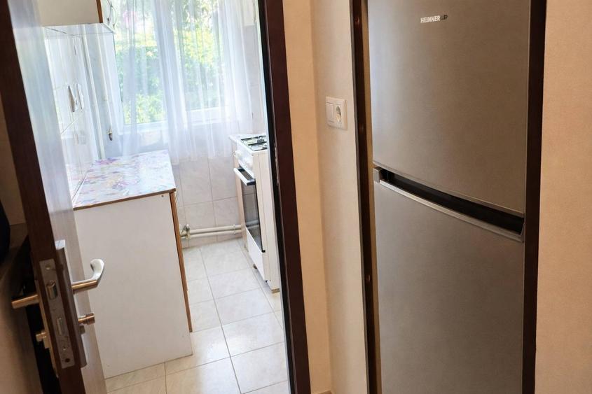 Apartament cu 3 camere finisat, mobilat si utilat, zona Flora - 1