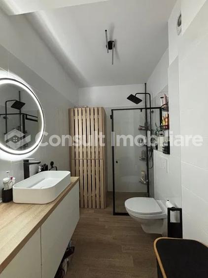 Apartament cu 2 camere semidecomandat, mobilat în Mărăști