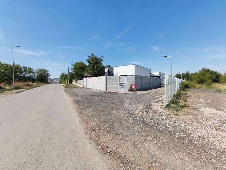 Casă individuală cu 4 camere cu Canalizare în Berceni