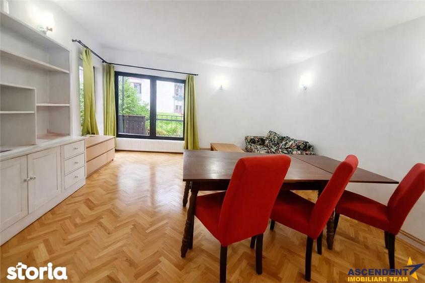 Casă cu 4 camere cu Teren 500 Mp în Central
