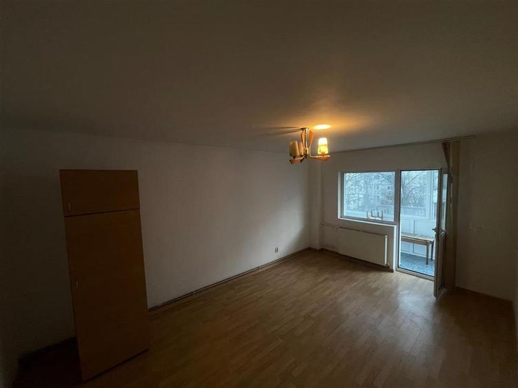 Apartament 3 camere Dacia - Decomandat - 1