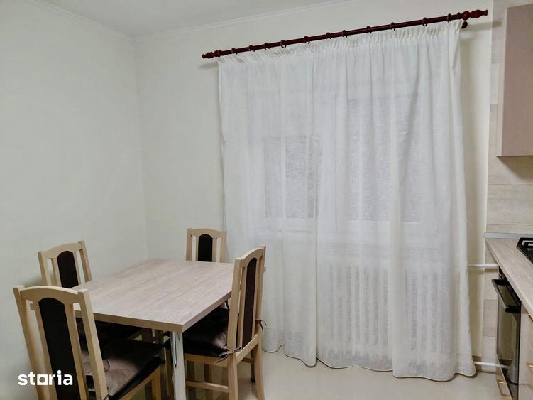 Apartament cu 3 camere decomandat în Nerva Traian