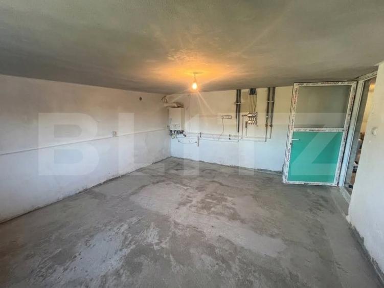 Casă individuală cu 5 camere cu Canalizare în Sud