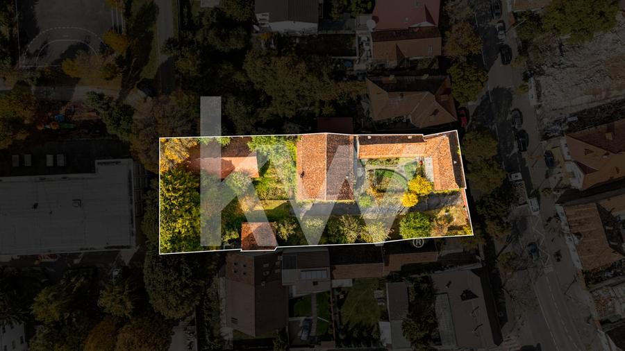 Casă individuală cu 6 camere cu Canalizare în Brașovul Vechi