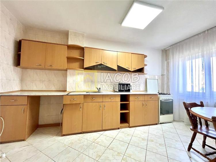 Apartament cu 2 camere decomandat în Ultracentral