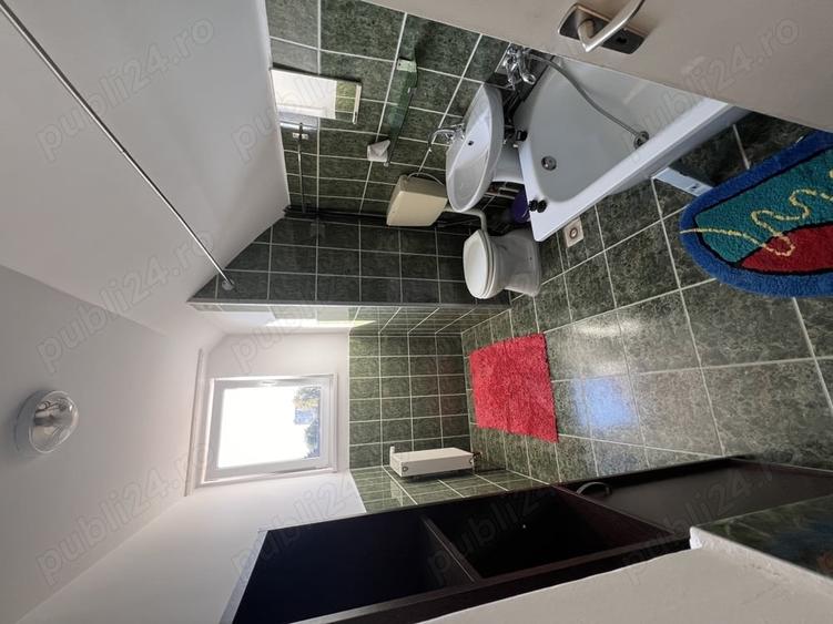 Casă cu 4 camere cu Teren 400 Mp în Semicentral
