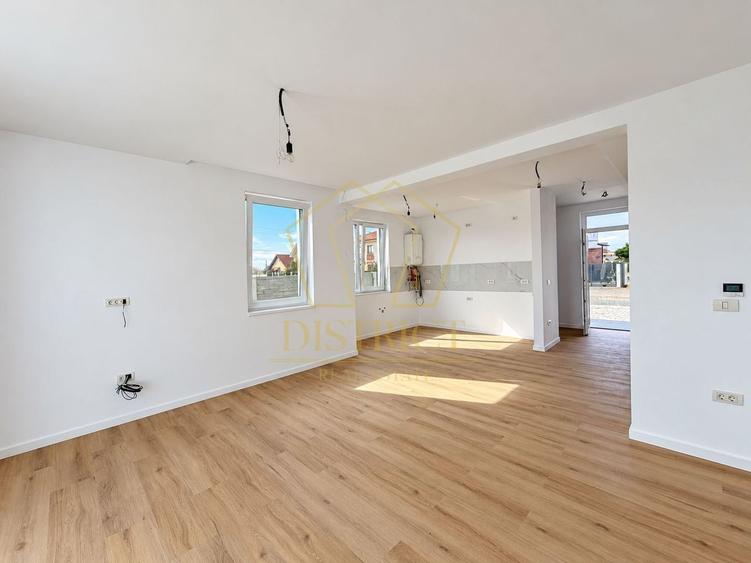 Duplex cu 3 camere cu Canalizare în Moșnița Nouă