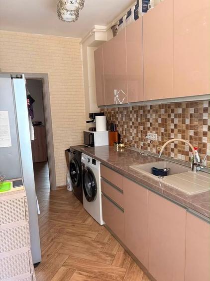 Apartament cu 3 camere în Roșu