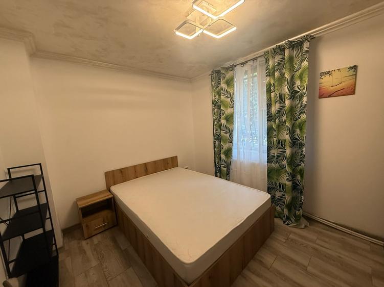 Apartament cu 3 camere semidecomandat, mobilat în Teiul Doamnei
