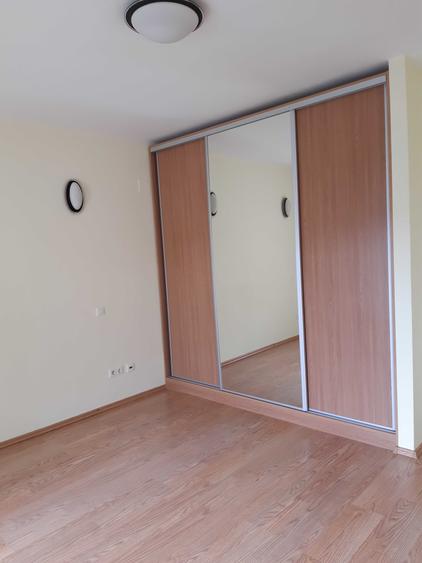 Apartament cu 2 camere semidecomandat în Subcetate