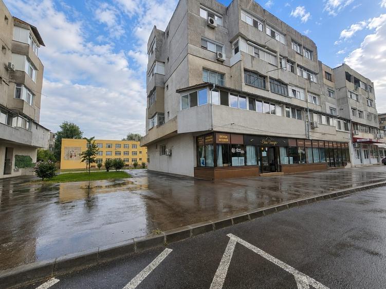 Spațiu comercial, de 223 mp, în Radu Negru