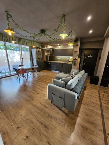 Apartament cu 2 camere semidecomandat, mobilat în Iancu Nicolae