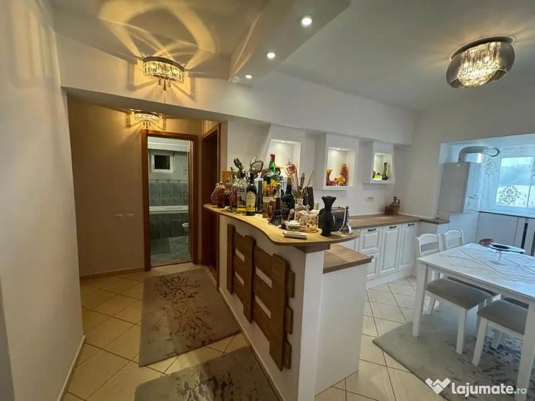 Apartament cu 3 camere decomandat în Central