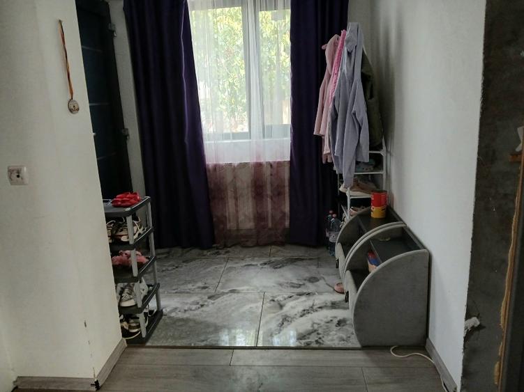 Casă individuală cu 2 camere cu Teren 1568 Mp în Roata de Jos