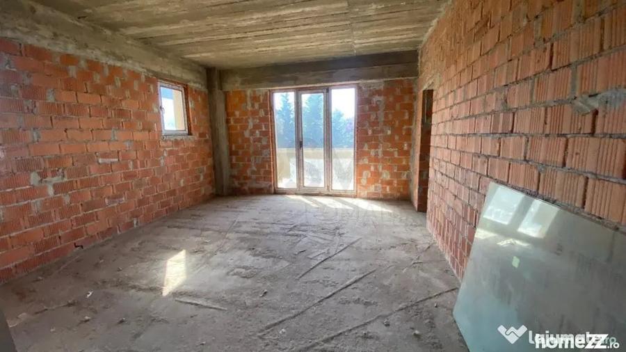Casă cu 7 camere cu Teren 1408 Mp în Lacul Morii