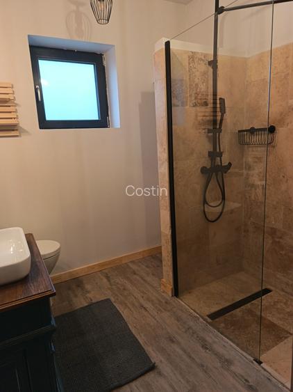 Casa Breaza, stil norvegian(Adunati), 3 ani vechime, din lemn masiv, teren 3865mp,1,5 ore pana la Bucuresti, piscina incalzita, sera sticla,, magazie