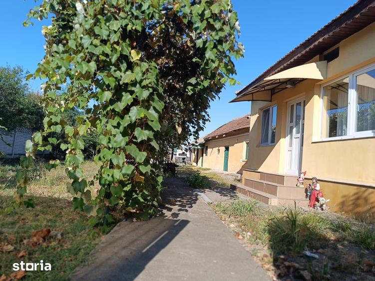 Casă cu 3 camere cu Teren 1100 Mp în Pielești