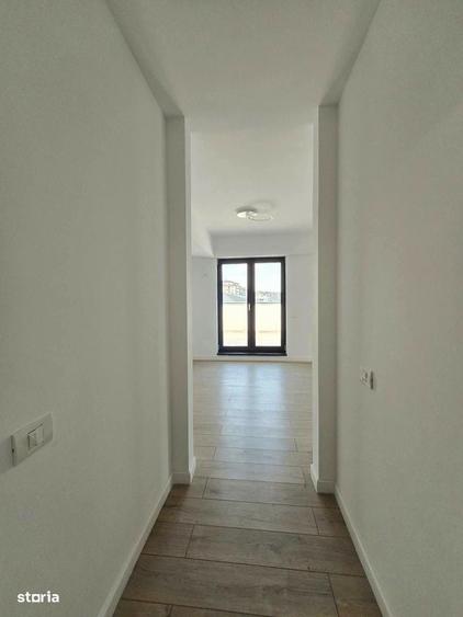 Apartament cu 4 camere decomandat în Dobroești