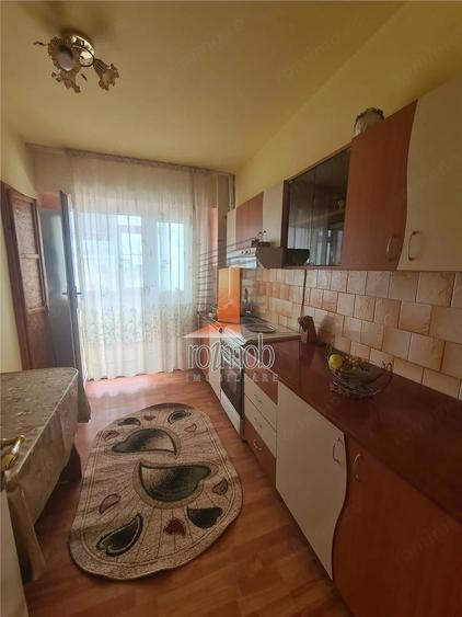 Apartament cu 3 camere decomandat în Gara Ianca