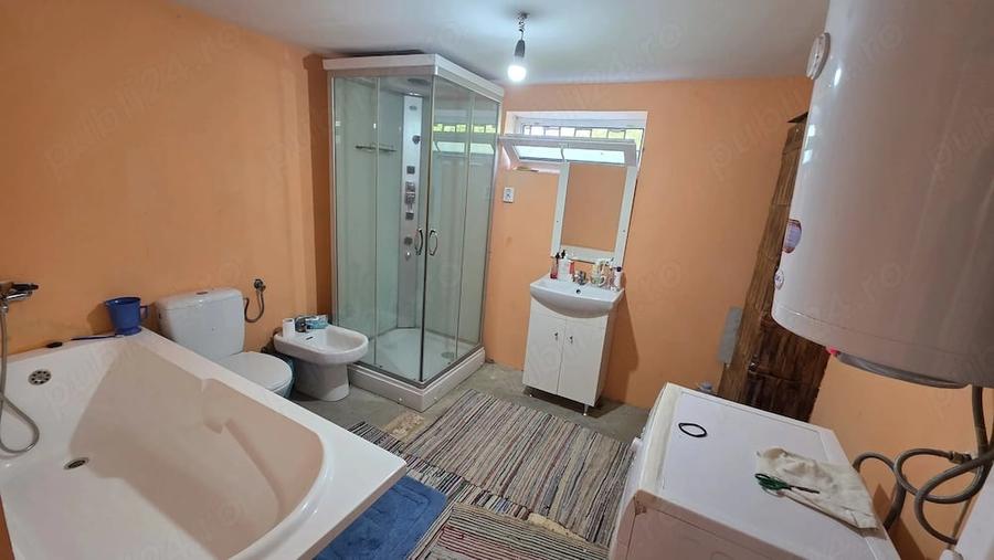 Casă cu 3 camere cu Teren 1900 Mp în Radovanu