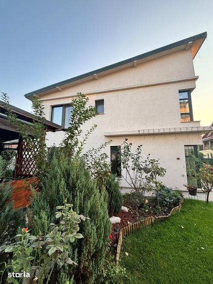 Casă cu 5 camere cu Teren 570 Mp în Corbeanca
