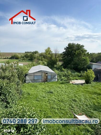 Casă cu 3 camere cu Teren 2700 Mp în Secu