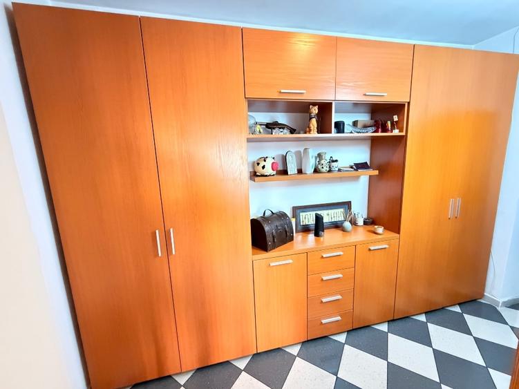 Apartament cu 3 camere decomandat, mobilat în Calea Călărașilor
