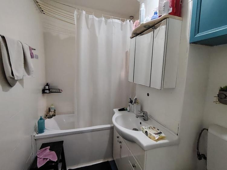 Apartament cu 3 camere decomandat în Berceni