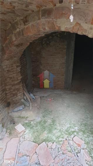 Casă cu 10 camere cu Teren 466 Mp în Ultracentral