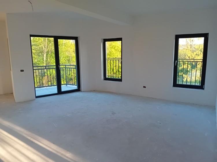Apartament cu 2 camere decomandat în Exterior Vest