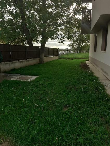 Apartament cu 3 camere în Gușterița