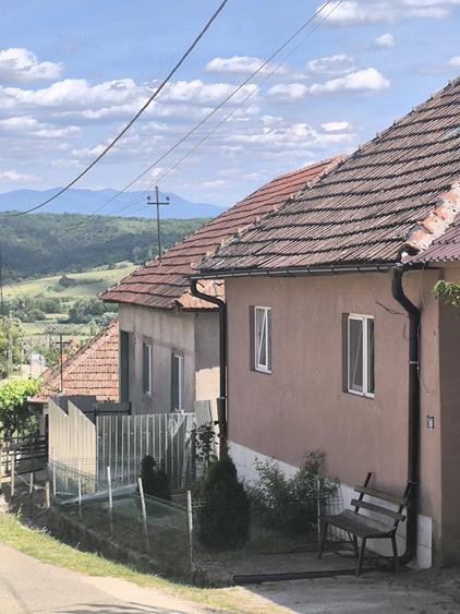 Casă cu 3 camere cu Teren 20 Mp în Albești