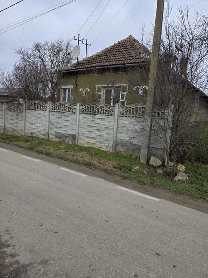 Casă cu 2 camere cu Teren 110 Mp în Pachia