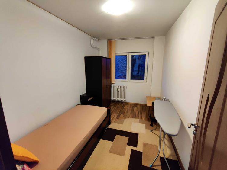 Apartament cu 3 camere decomandat în Dobroești